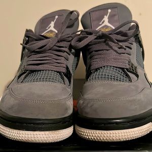Air Jordan 4 Retro